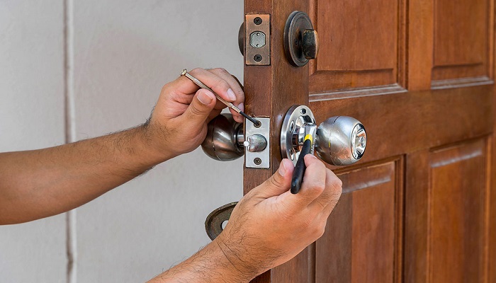 7 Steps to Choosing the Right Locksmith Service