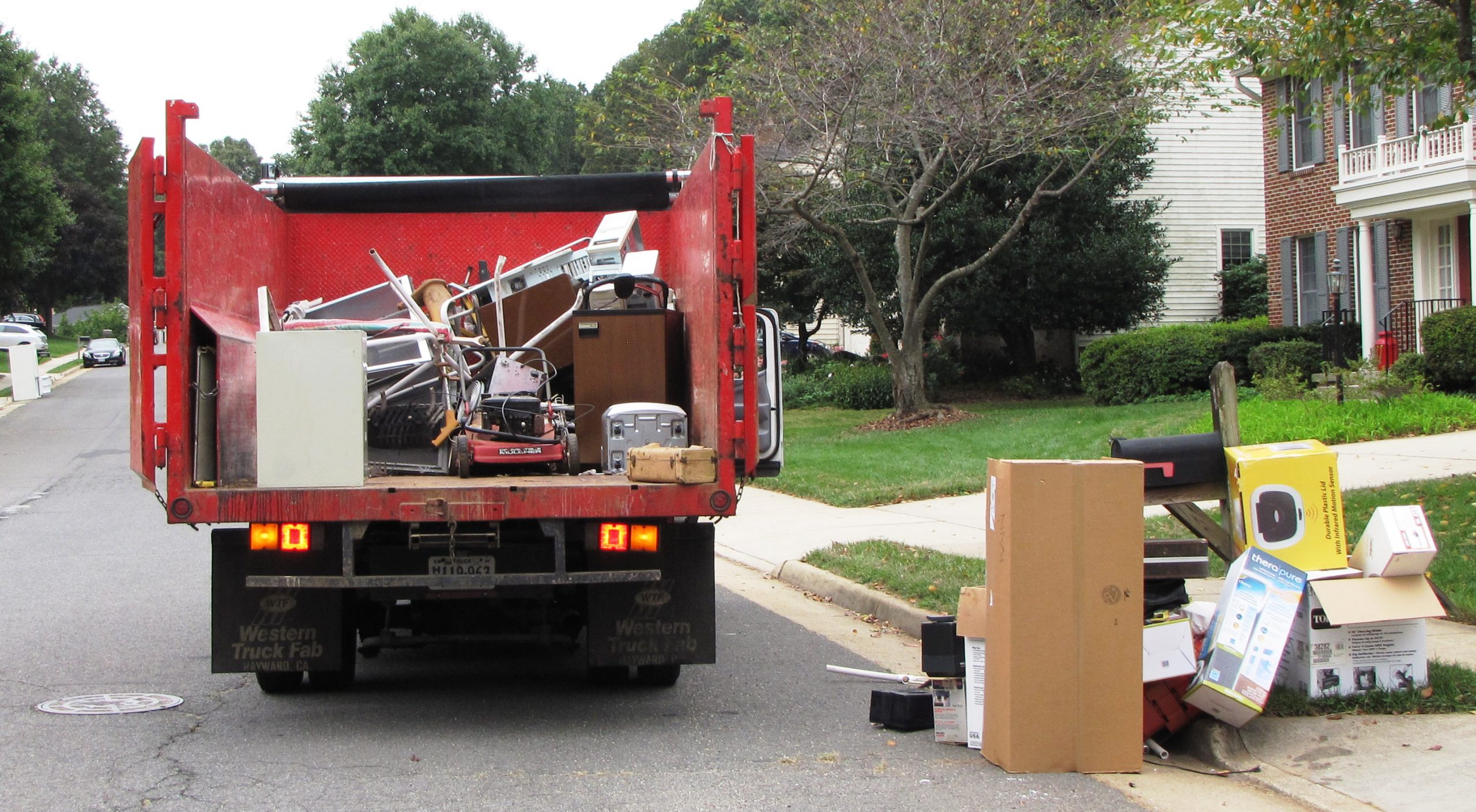 Why You Should Hire Professionals For Garbage Removal?