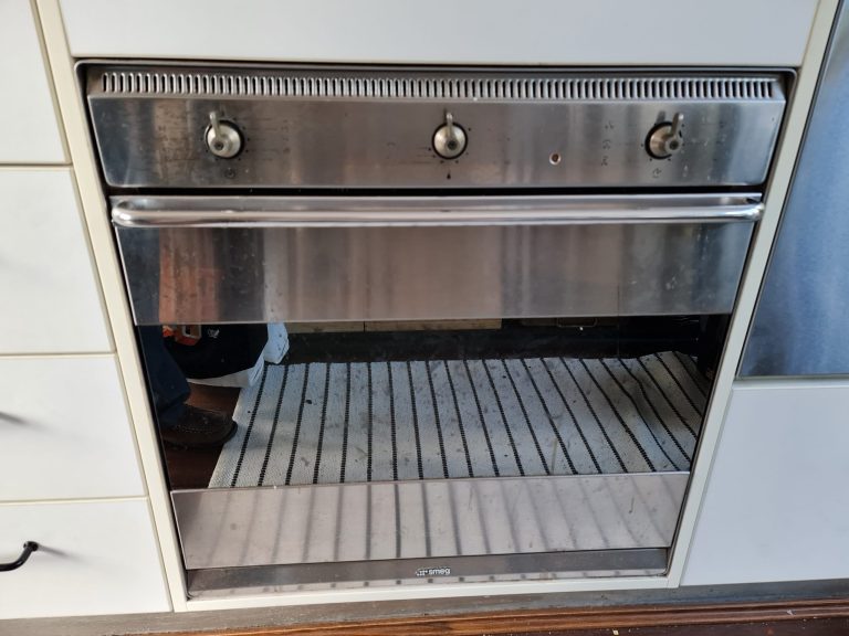 Call the Experts: Professional SMEG Oven Repair Services